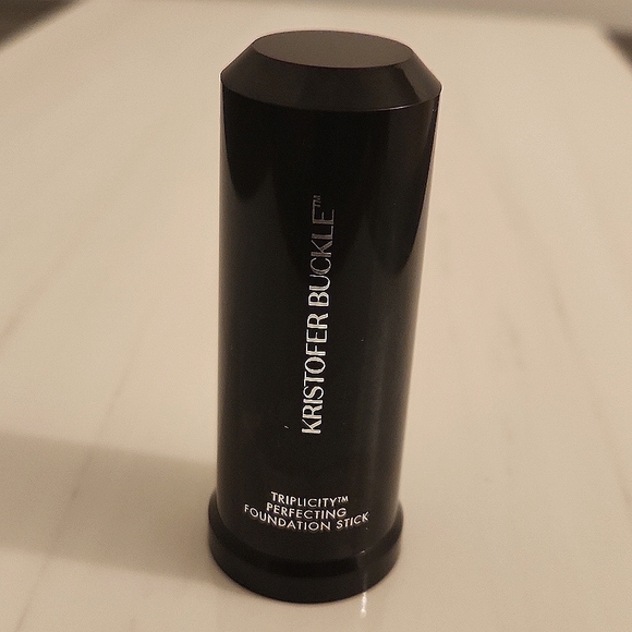 Kristofer Buckle Triplicity Perfecting Foundation Stick in Fair - Picture 3 of 4